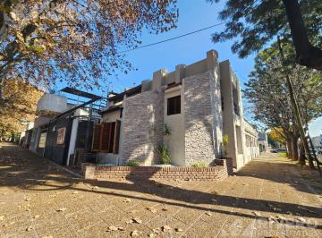 Casa · 110m² · 5 Ambientes · 2 Cocheras · Casa en Venta Moron Sur - Nuevo Valor