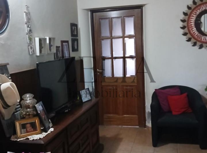 Casa · 210m² · 4 Ambientes · 4 Cocheras
