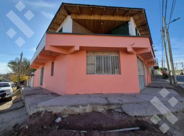 Departamento · 215m² · 4 Dormitorios · En Venta | Casa Salón Comercial | B° Gregorio Álvarez | Neuquén