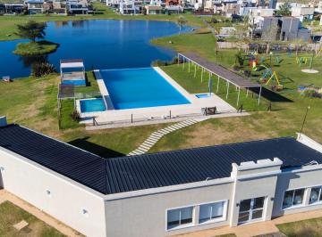 Terreno · 300m² · Lote en Barrio Laguna Azul 1