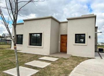 Casa · 154m² · 5 Ambientes · Casa en Venta - Barrio Privado San Pablo
