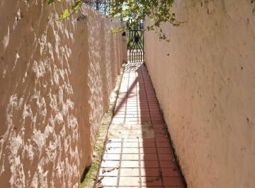 Casa · 107m² · 3 Ambientes · Casa en Venta - 1 Dormitorio 1 Baño - La Plata
