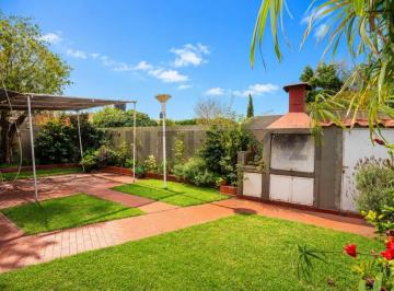 Casa · 127m² · 4 Ambientes · 1 Cochera · Casa en Venta en Villa Elvira, La Plata