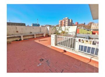 Departamento de 2 ambientes, San Cristobal · Depto. 2 Amb. con Gran Patio Aterrazado