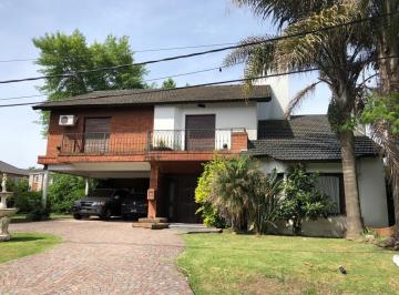 Casa · 250m² · 6 Ambientes · 2 Cocheras · Casa en Venta Ubicado en Banco Provincia, Moreno, G. B. a. Zona Oeste