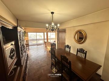 Departamento · 171m² · 4 Ambientes · 1 Cochera · Venta de Departamento 3 Dorm. con Cochera B° Alberdi