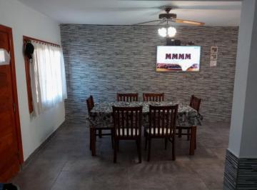 PH · 90m² · 4 Dormitorios · PH Al Frente 5 Amb - Los Pinares