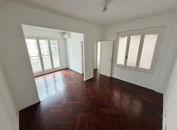 Departamento · 58m² · 2 Ambientes · Increible 2 Ambientes con Escritorio en Alquiler Al Frente.
