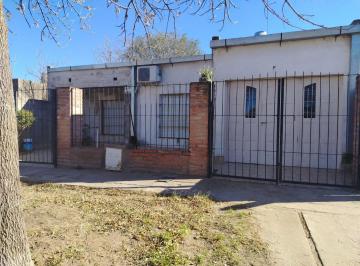 Casa · 120m² · 5 Ambientes · Alquiler Casa en Calle Alberdi N° 1160