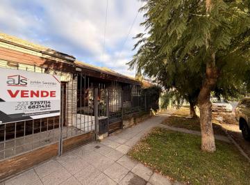 Casa de 3 ambientes, Mar del Plata · Casa de 3 Ambientes con Garaje, Quincho y Amplio Patio en Barrio Villa Primera.