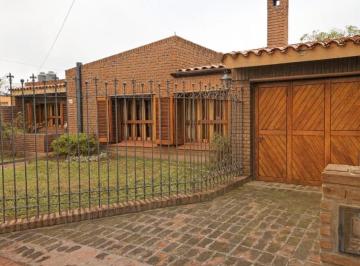 Casa · 241m² · 4 Dormitorios · 2 Cocheras · Casa 4 Dorm. B° Cerro Apta Credito