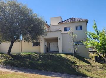 Casa · 350m² · 3 Dormitorios · 3 Cocheras · Casa en B° Cerrado Estancia Q2 3 Dor y 4 Baños Apta Credito