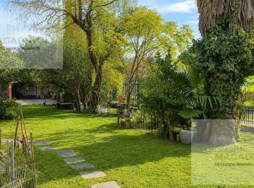 Casa · 159m² · 3 Ambientes · 1 Cochera · Venta - Casa 3 Amb. con Cochera, Quincho, Parque Pileta - Local - Moreno - Acepta Permuta