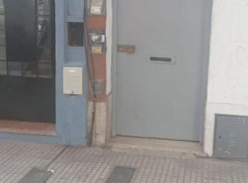PH de 1 ambiente, Villa del Parque · Un Ambiente PH Sobre Calle Cuenca Entrada por Pasillo