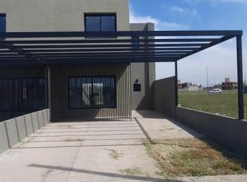 Casa · 140m² · 3 Dormitorios · 2 Cocheras · Casa a Estrenar en Nobu Town 3 Dorm. y 3 Baños