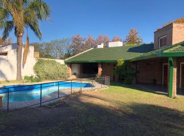 Casa · 427m² · 8 Dormitorios · Vende Casa en Cerro Chico de 8 Dorm.