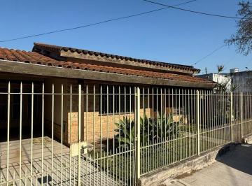 Casa · 80ha · 3 Ambientes · 1 Cochera · Casa 3 Amb. C/patio y Cochera | Morón