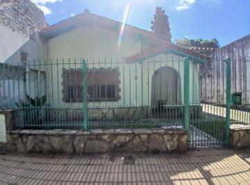 Casa · 180m² · 4 Ambientes · 3 Cocheras · Venta Chalet y Dpto en Lomas de Zamora/oportunidad