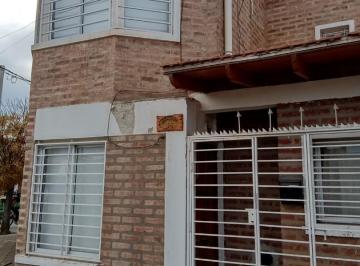 Casa · 80m² · 4 Ambientes · Alquilo Dúplex de Tres Dorm..
