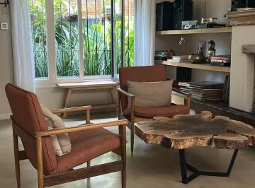 Casa · 342m² · 8 Ambientes · Casa Divina en La Calabria