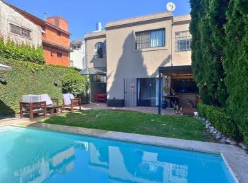 Casa · 342m² · 8 Ambientes · Casa Divina en La Calabria