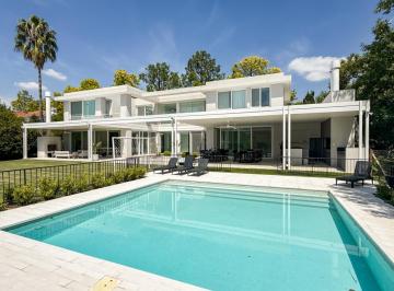 Casa · 275m² · 7 Ambientes · 1 Cochera · Casa en Venta de 2 Plantas, con Pileta, Jardín y Parrilla - Mayling Club de Campo, Pilar