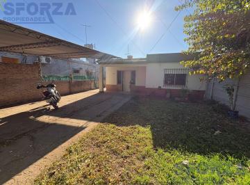 Casa · 68m² · 3 Ambientes · 3 Cocheras · Venta Casa 3 Amb en Los Polvorines Apta Crédito