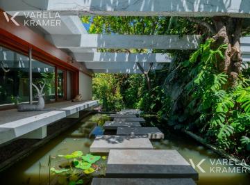 Casa · 740m² · 13 Ambientes · 8 Cocheras · Casa en Venta en Olivos