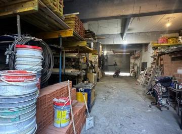 Bodega-Galpón · 200m² · Galpón + Casa 3 Ambientes C/quincho y Terraza