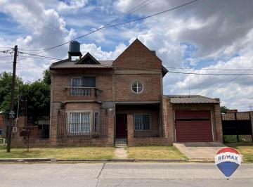 Casa · 217m² · 5 Ambientes · 1 Cochera · Casa 5 Ambientes en Venta La Matanza con Pileta