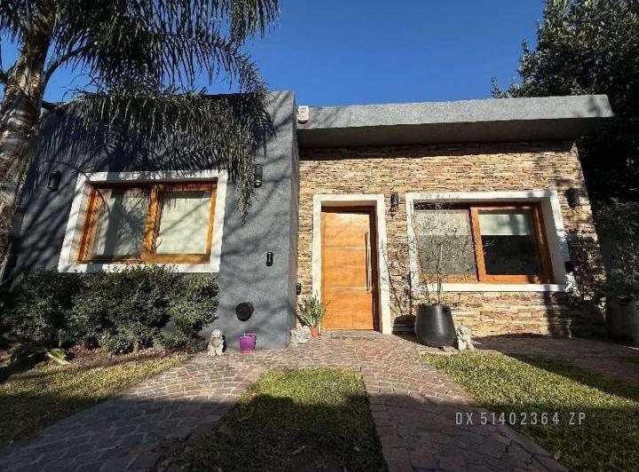 Casa · 140m² · 3 Ambientes · 1 Cochera
