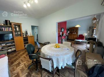 PH · 104m² · 4 Ambientes · Excelente PH en Planta Alta a Media Cuadra de Av Maipú.
