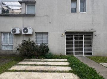PH · 70m² · 3 Ambientes · 1 Cochera · Venta Casa 3 Ambientes en Castelar Sur