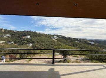 Casa · 330m² · 3 Ambientes · 2 Cocheras · ¡Venta! Casa en Country La Deseada - 3 Dorm. ¡Con Vistas Increíbles!