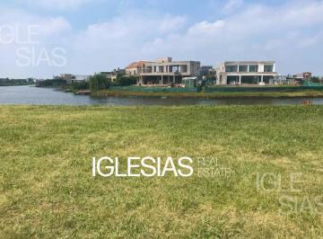 Terreno · 888m² · Lote en Venta en El Barrio Marinas, Puerto del Lago