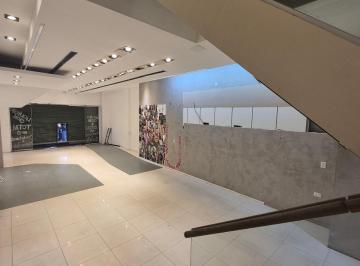 Local comercial · 225m² · 4 Ambientes · B°centro - Importante Local Peatonal - Alquiler