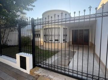 Casa · 120m² · 6 Ambientes · 1 Cochera · Casa 3 Dorm. Barrio Talleres Este