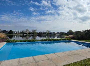 Casa de 7 ambientes, Tigre · Excelente Casa en Alquiler Anual a La Laguna
