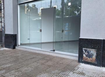 Local comercial · 54m² · Local en Alquiler Sobre La Av Hipolito Yrigoyen