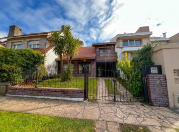 Casa · 235m² · 4 Ambientes · 2 Cocheras · Venta Casa 4 Ambientes Barrio Stella Maris Gran Parque a Cuadras del Mar