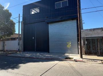 Bodega-Galpón , Córdoba · Galpón con Local y Oficinas!