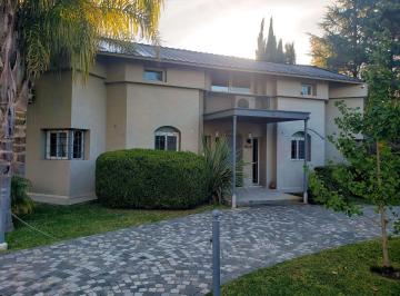 Casa · 240m² · 7 Ambientes · 2 Cocheras · Casa en Venta Ubicado en Banco Provincia, Moreno, G. B. a. Zona Oeste