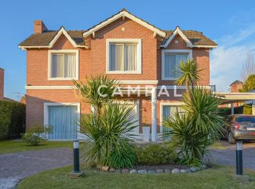 Casa · 191m² · 5 Ambientes · 2 Cocheras · Casa en Venta Ubicado en Banco Provincia, Moreno, G. B. a. Zona Oeste