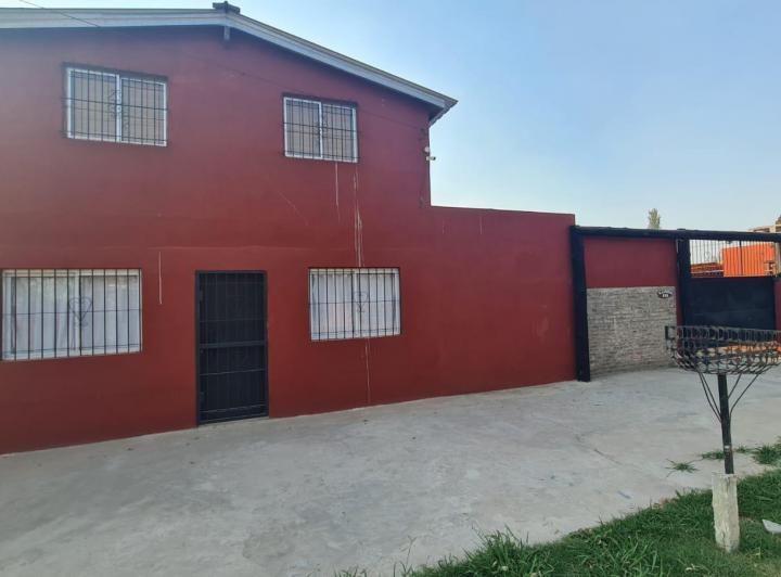 Casa · 800m² · 7 Ambientes · 1 Cochera