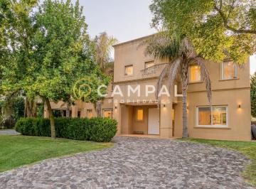 Casa · 310m² · 5 Ambientes · 2 Cocheras · Casa en Venta en Santa Ana, Moreno, G. B. a. Zona Oeste