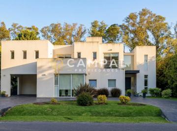 Casa · 330m² · 5 Ambientes · 2 Cocheras · Casa en Venta en Santa Ana, Moreno, G. B. a. Zona Oeste