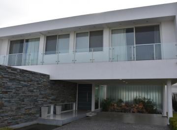 Casa · 450m² · 5 Ambientes · 2 Cocheras · Casa en Venta Ubicado en Terravista, General Rodríguez, G. B. a. Zona Oeste
