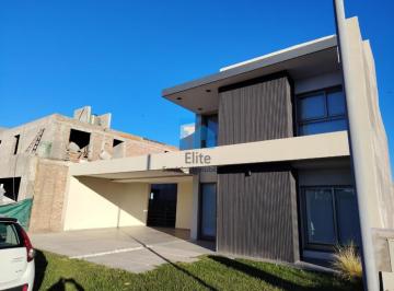 Casa de 7 ambientes, Santa Lucía · Alquiler Casa a Estrenar La Ernestina - 4 Hab - 3 Baños - Pileta