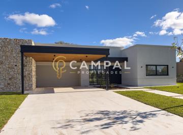 Casa · 241m² · 5 Ambientes · 2 Cocheras · Casa en Venta en Terravista, General Rodríguez, G. B. a. Zona Oeste