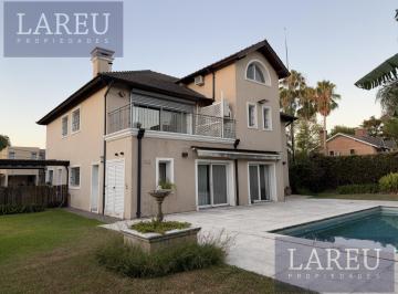 Casa · 367m² · 7 Ambientes · 1 Cochera · Casa a Venta en Mapuche Country Club, con Todas Las Comodidades